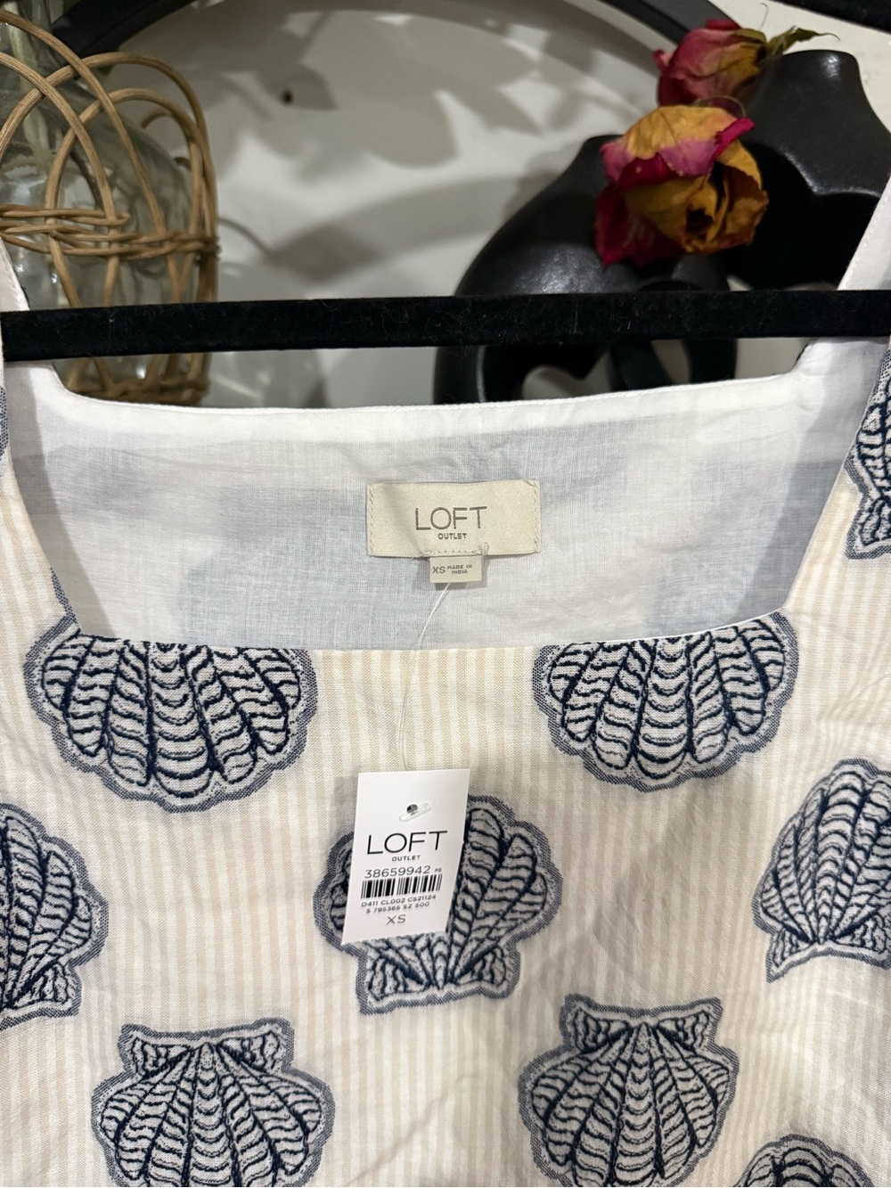 LOFT Outlet Seashell Print Crop Tank Top XS Coastal Embroidered - Picture 4 of 6